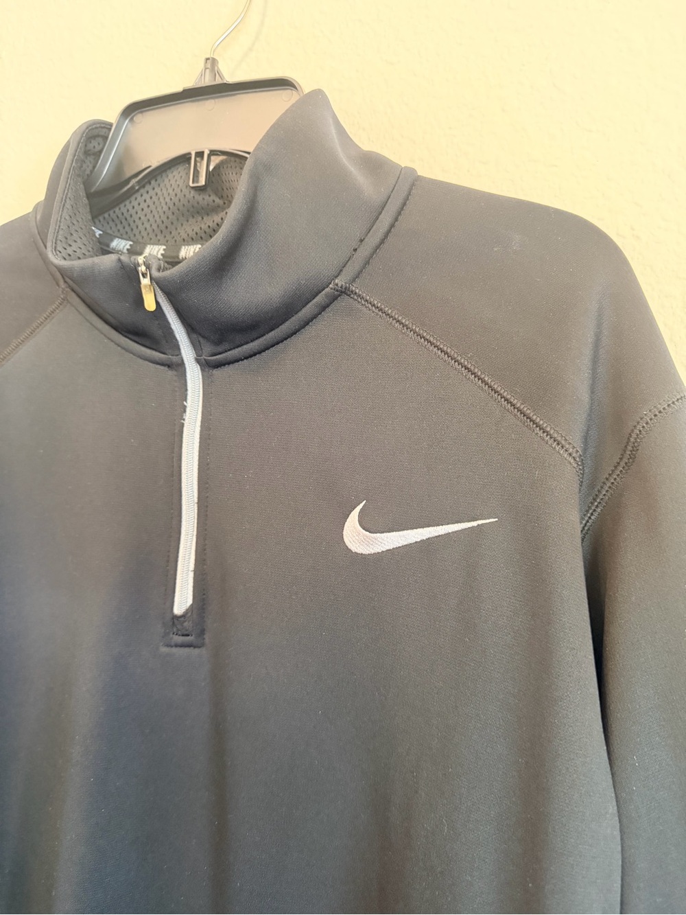 Nike Men's Therma-Fit pullover 1/4 Zip jacket, black and grey, size XL - Picture 3 of 10
